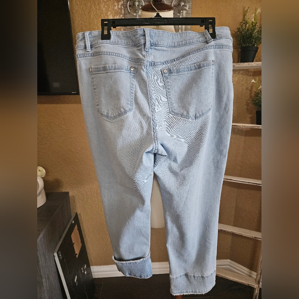 CLEARANCE!!! J.Jill Light Blue Authentic Fit Cropped Jean Size 12 - Picture 8 of 13